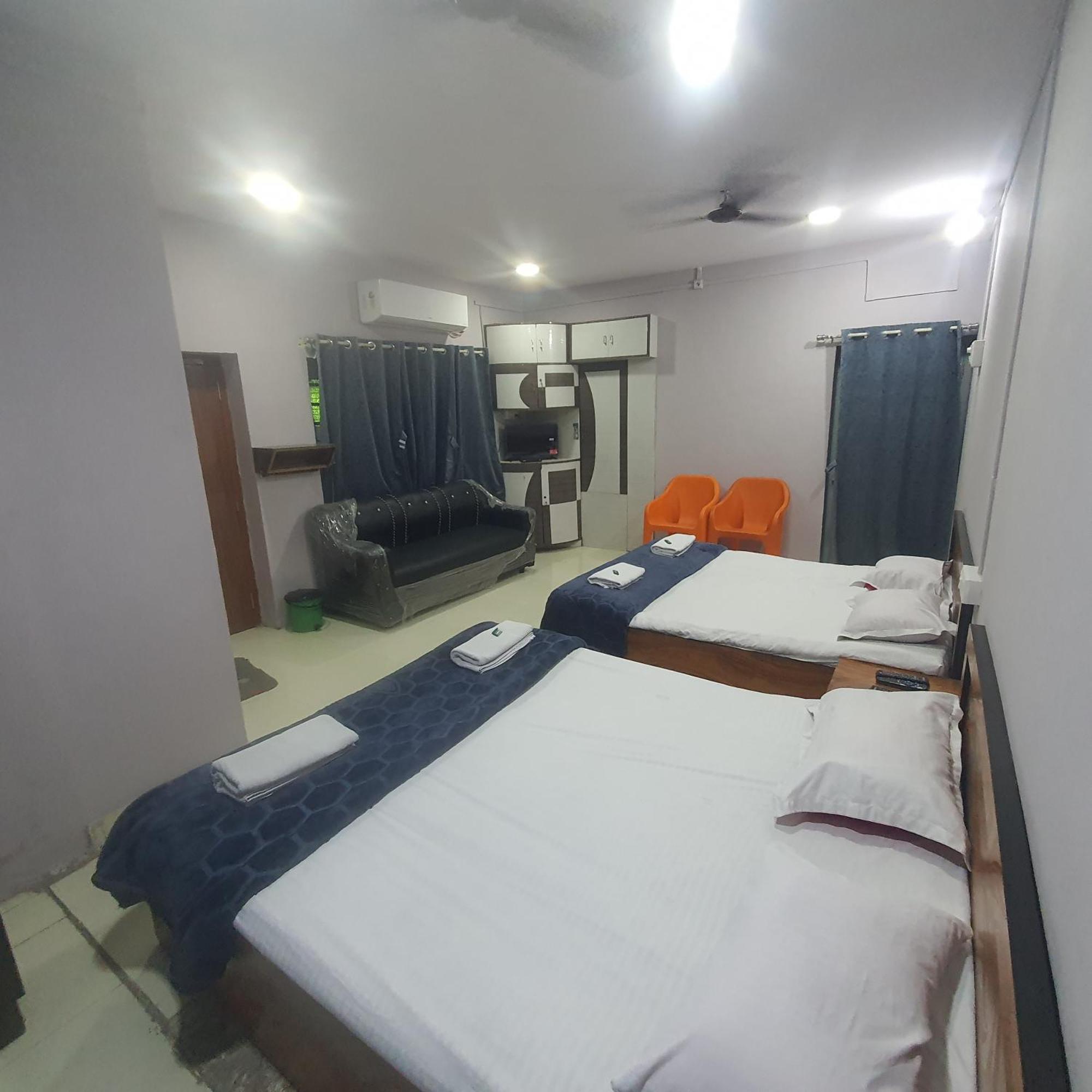 Hotel Family Stay Beside Railway Station アウランガーバード エクステリア 写真